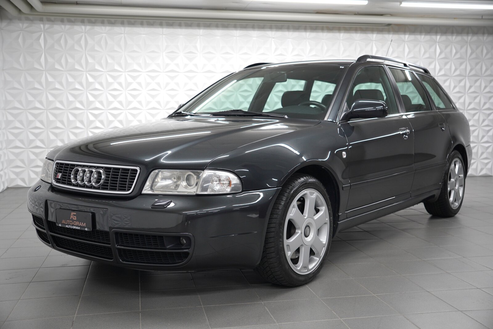 Audi S4 Avant quattro
