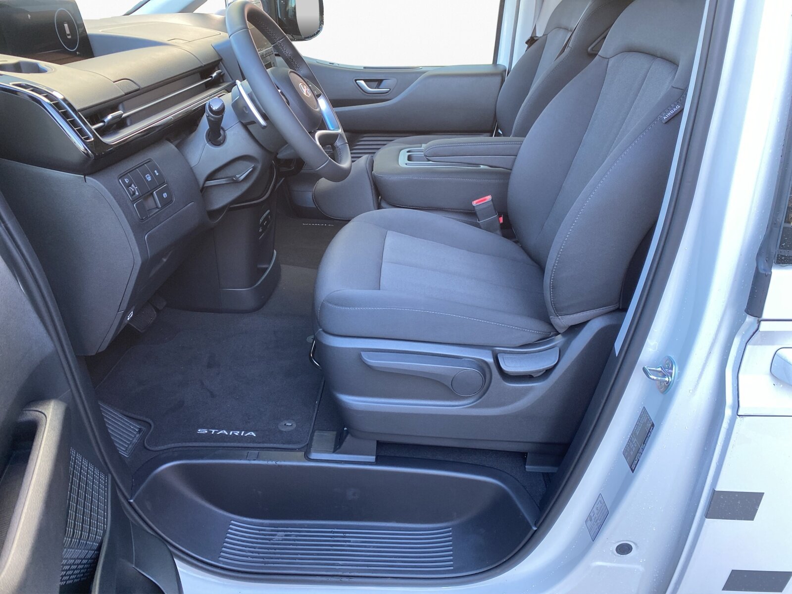 2025 Hyundai Staria