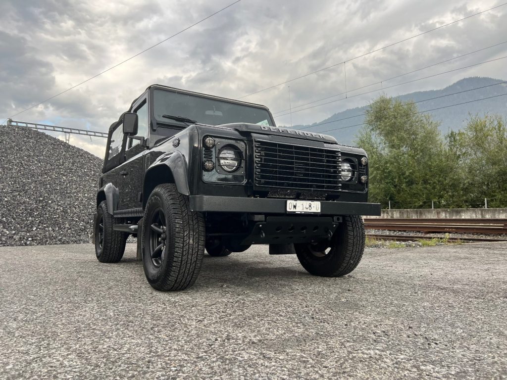 LAND ROVER DEFENDER 90 2.2 TD4 Soft Top Avus Performance