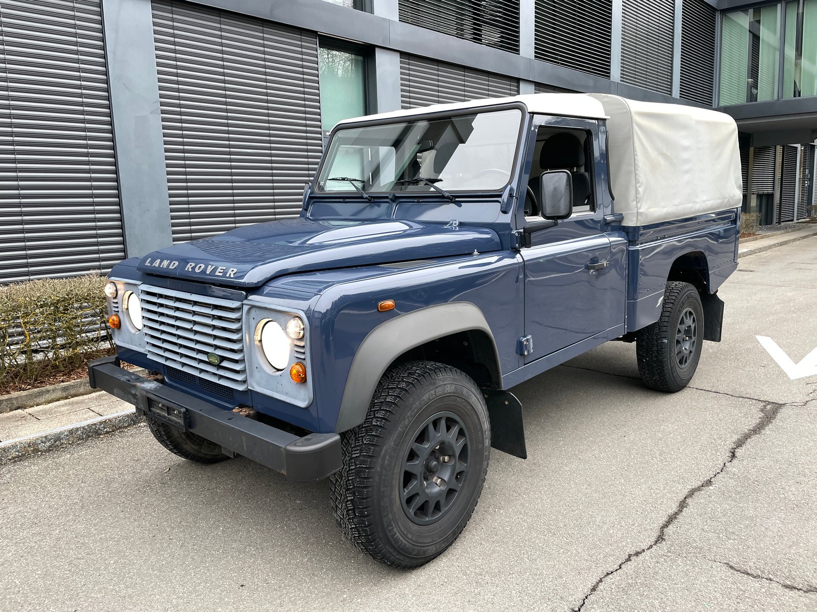 LAND ROVER Defender 110 2.4 Td4 Hi gebraucht für CHF 35'000,- auf AUTOLINA