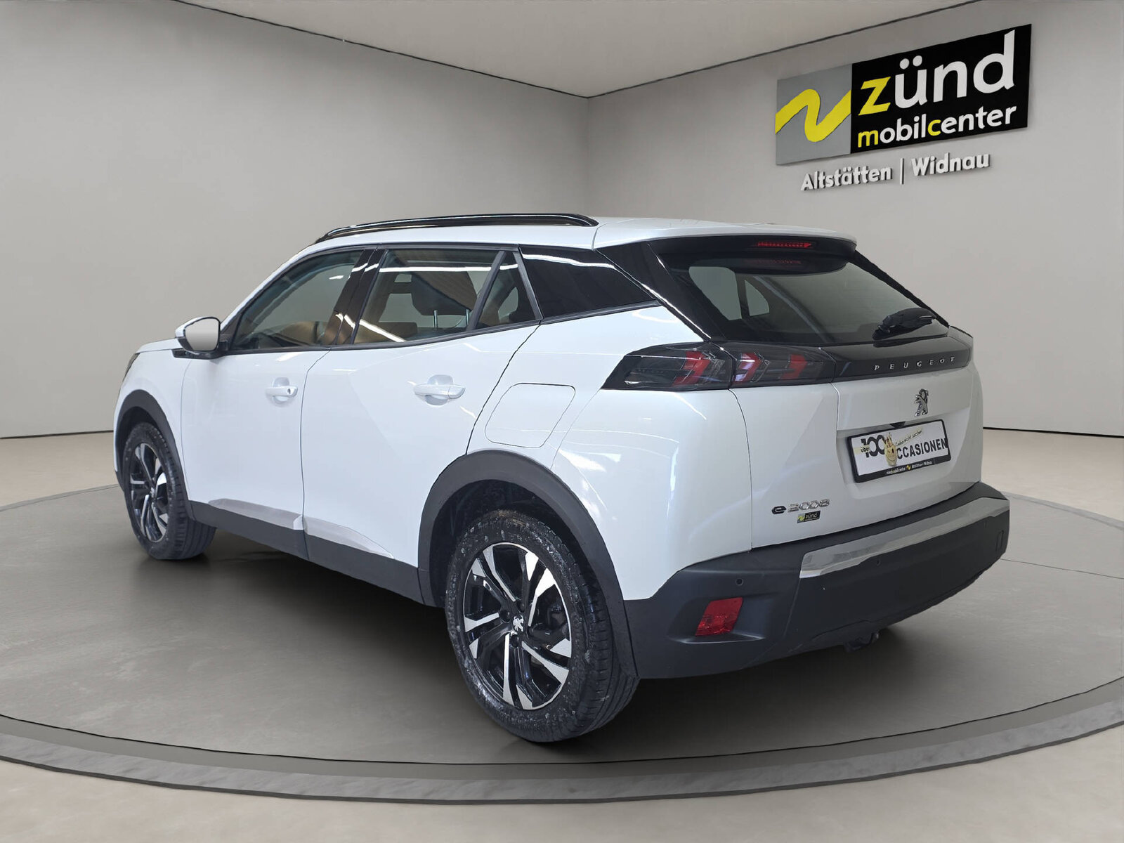 PEUGEOT e-2008 Allure