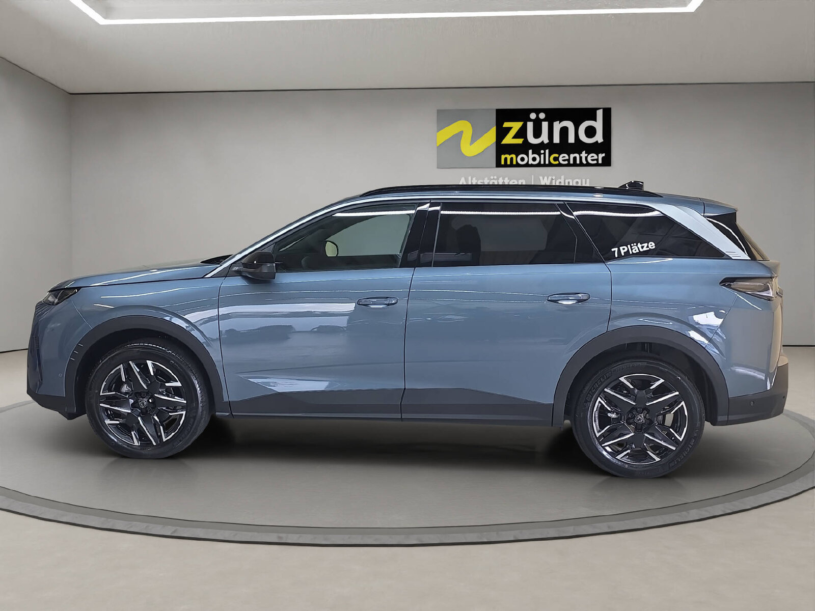 PEUGEOT 5008 1.2 Hybrid Allure Premium