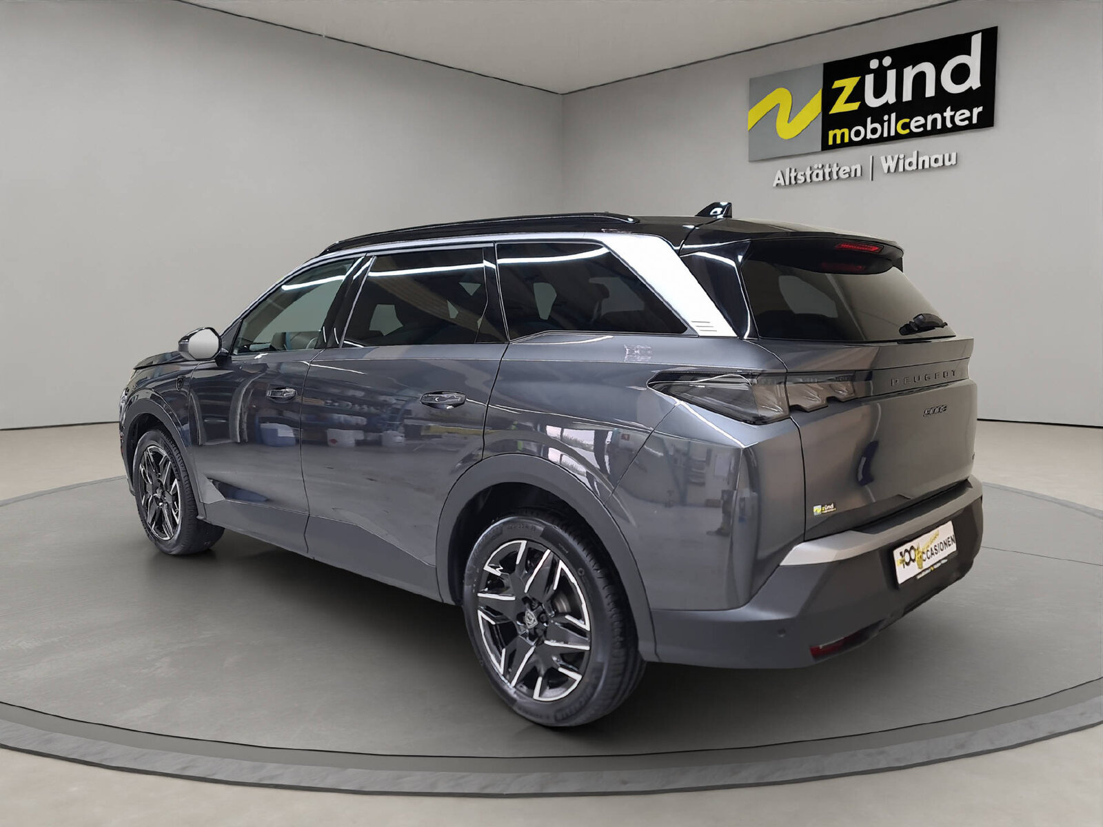 PEUGEOT 5008 1.2 Hybrid GT