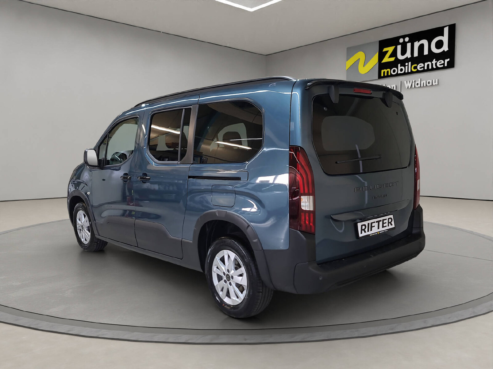 PEUGEOT Rifter Long 1.5 BlueHDi 130 Family Edition