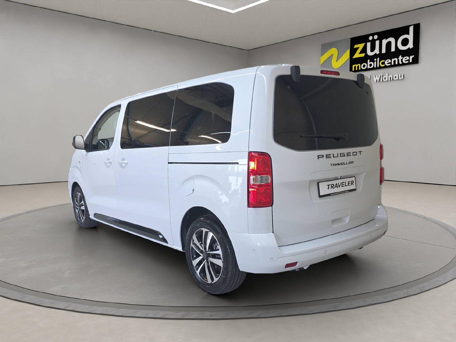 PEUGEOT Traveller Long 2.2 BlueHDi 180  Family Edition S/S