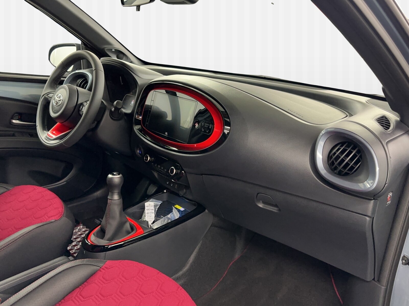 TOYOTA Aygo X 1.0 VVT-i Undercover