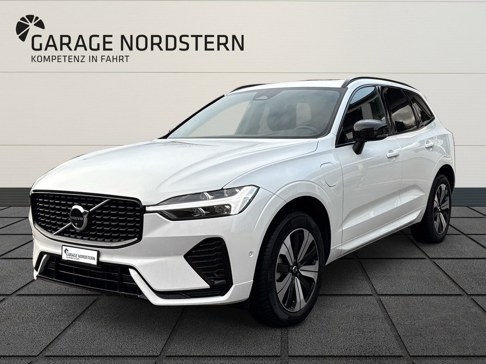 VOLVO XC60 2.0 T6 TE Plus Dark eAWD