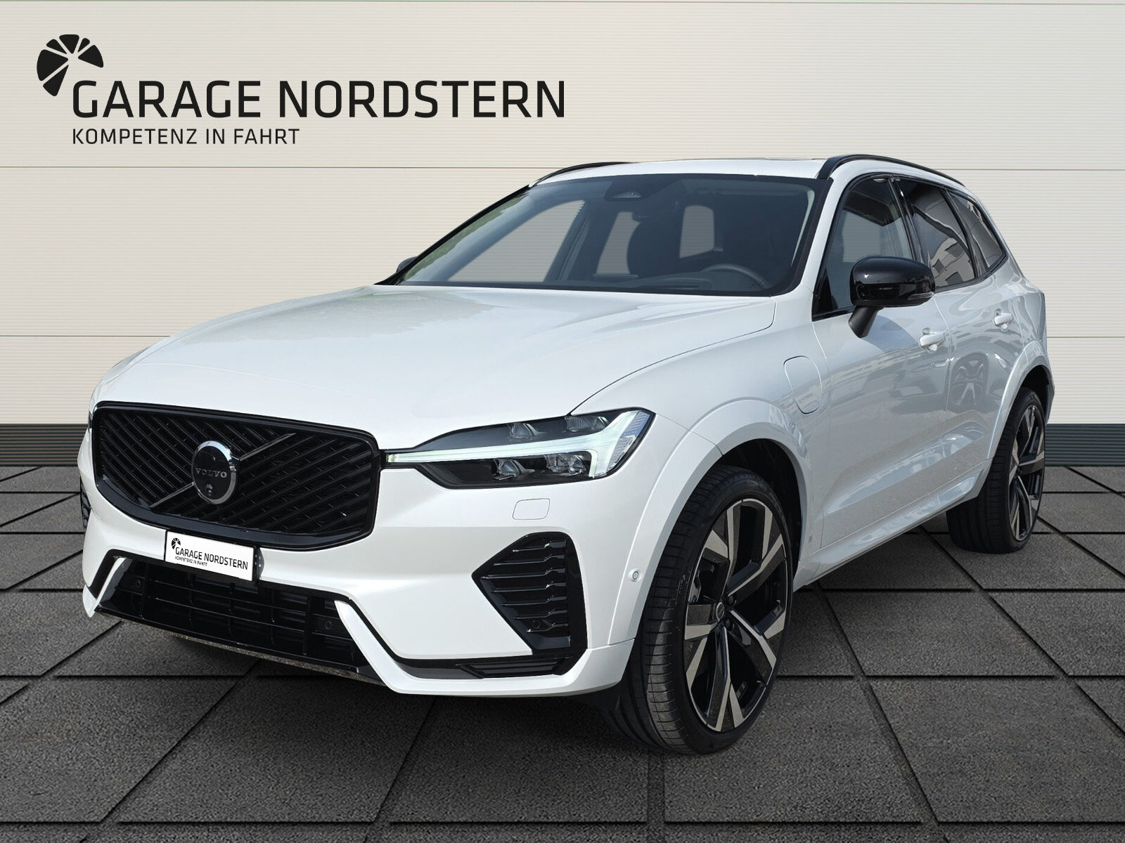 VOLVO XC60 2.0 T6 TE Ultra Dark eAWD