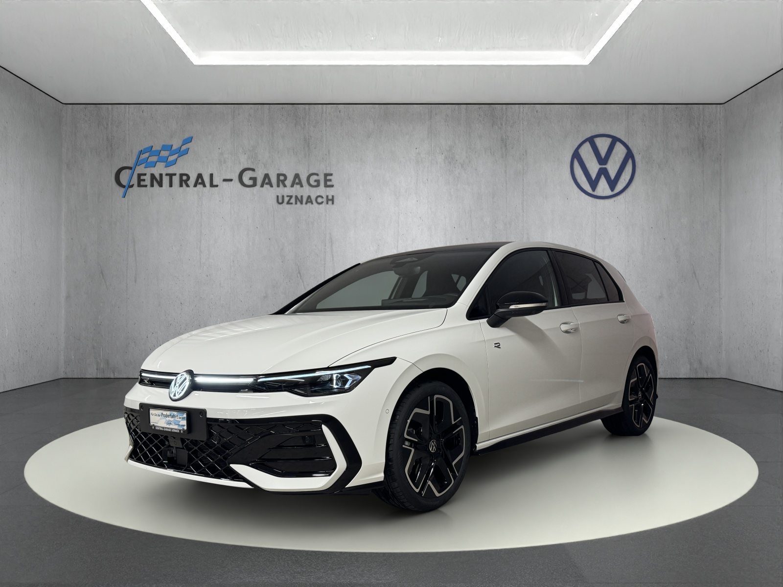 VW Golf R-Line