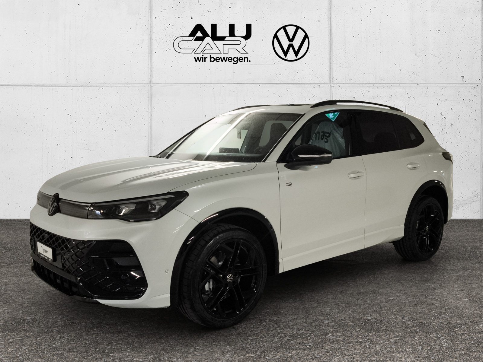 VW Tiguan R-Line Plus