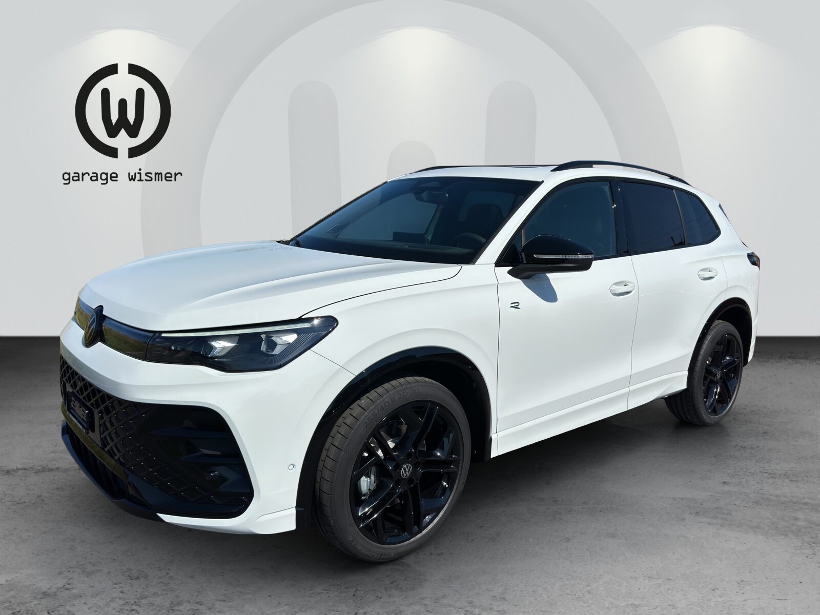 VW Tiguan R-Line Plus